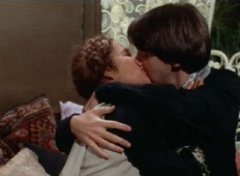 harold-and-maude-kiss