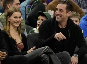 Aaron Rogers is Casually Dating – Kudos!