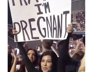 Kourtney Used a Blink-182 Reference to Tell Travis She’s Pregnant- While He Was on Stage