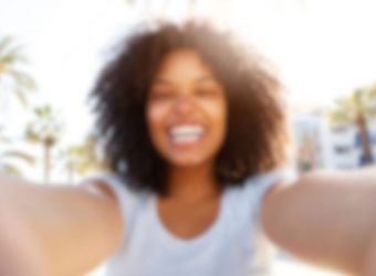 These Are the Worst Type of Dating Site Pics You Can Take