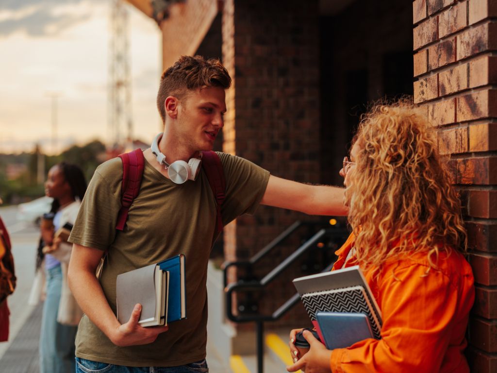 college-flirting-dating-onlinebootycall