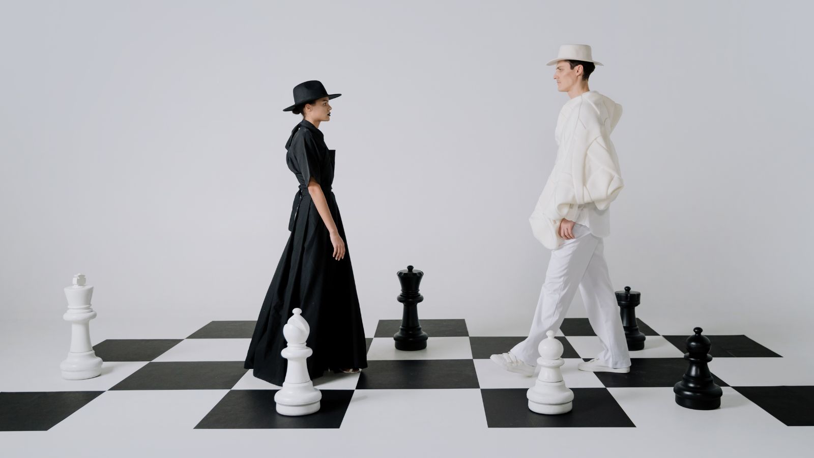 opposites-attract-dating