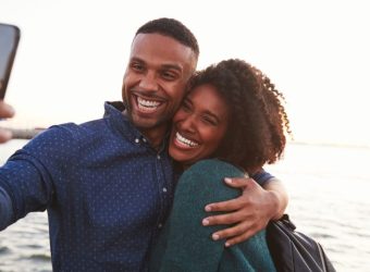 couple-selfie-dating