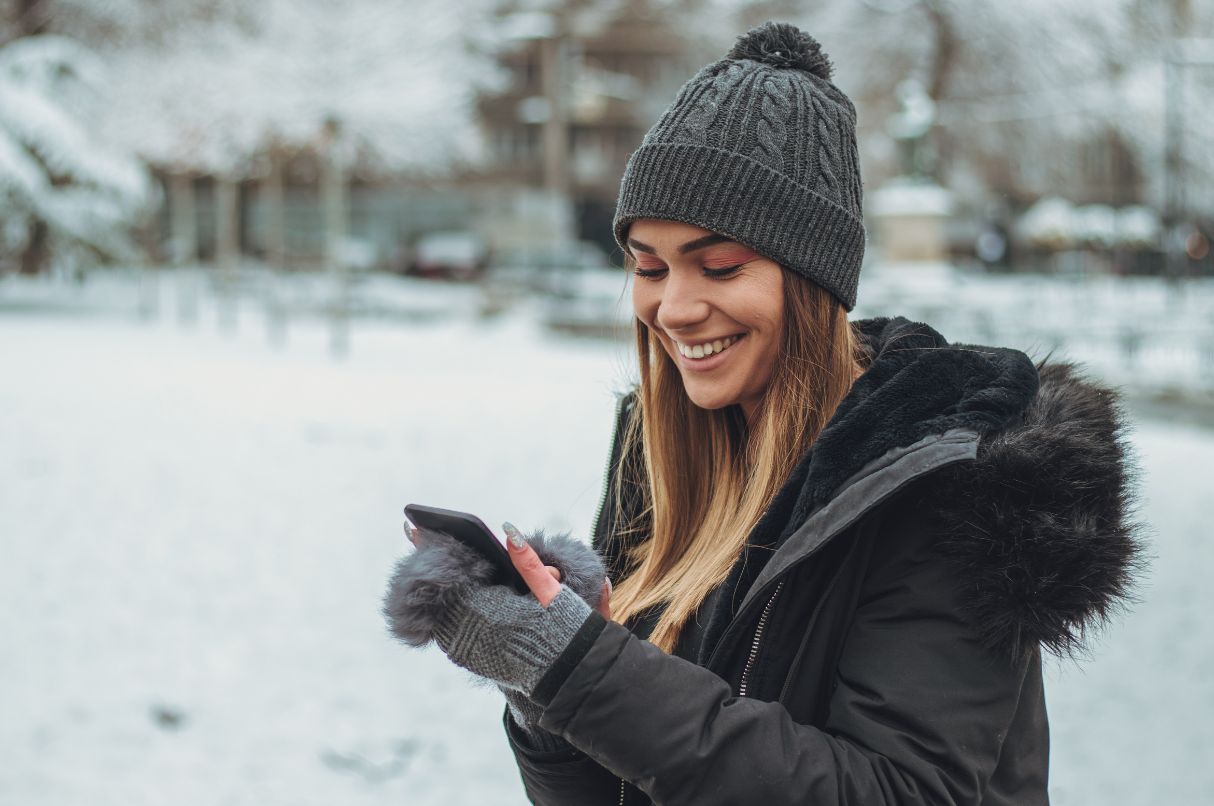 winter-dating-home-for-holidays