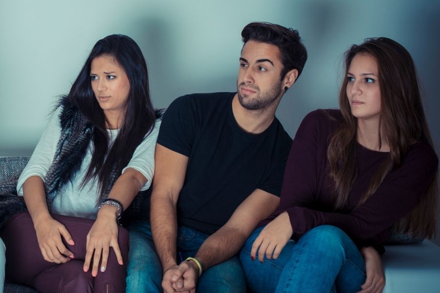 side-eye-common-enemy