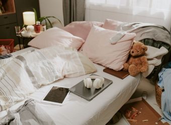 messy-house-dating-ick
