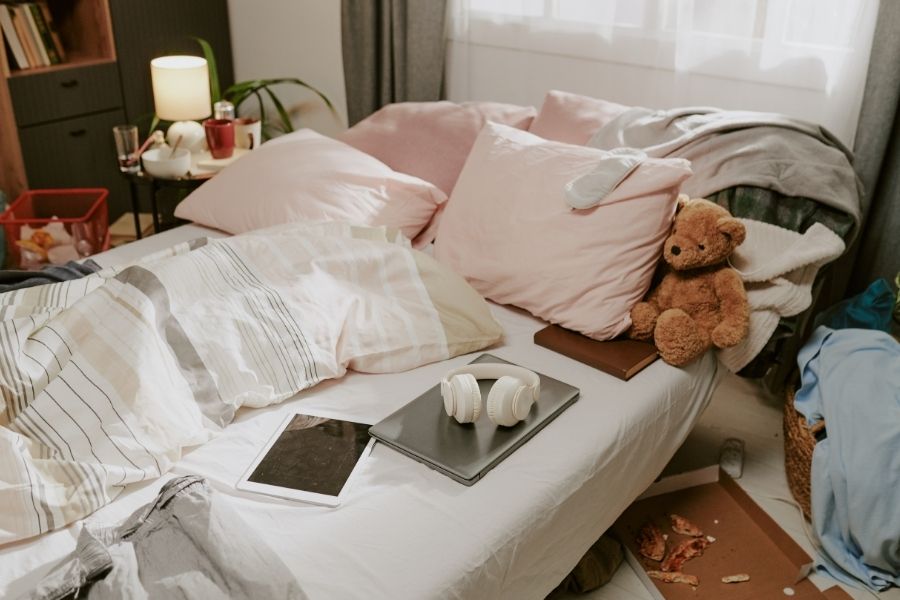 messy-house-dating-ick